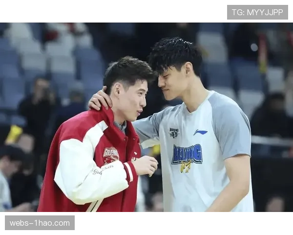 法莱卡斯电梯门双掩护战术 三次为程帅澎创造绝对空位 法莱卡斯电梯门双掩护战术 三次为程帅澎创造绝对空位